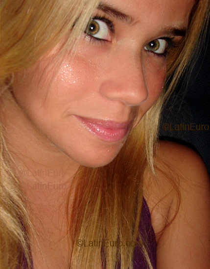 Date this sultry Brazil girl Fabiana from Rio de Janeiro B2118