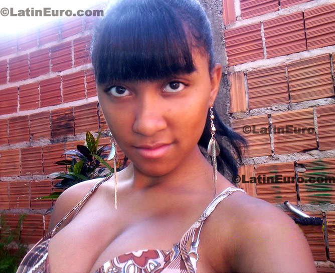 Date this funny Brazil girl Joice from Ribeirao Preto B213
