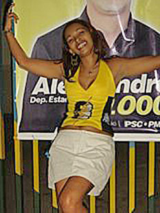 Date this fun Brazil girl Crisnan from Belem B2158