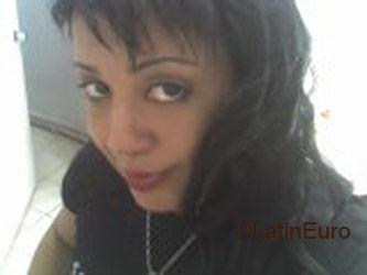 Date this hard body Brazil girl Adriane from Goiania B2176