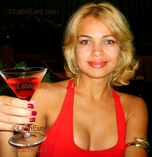 Date this sensual Brazil girl Cristina from  B2178