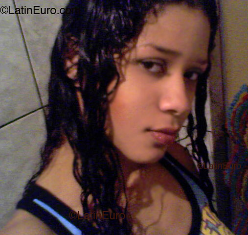 Date this beautiful Brazil girl Fernanda from Joinville B2215