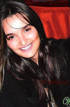 Date this nice looking Brazil girl Bruna from  B2217