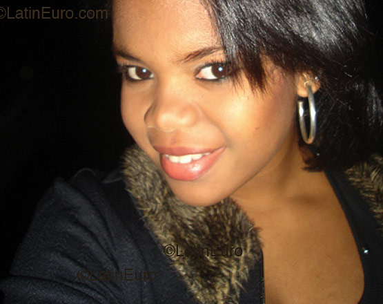 Date this delightful Brazil girl Zambia from  B2277