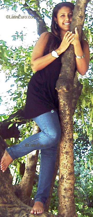 Date this delightful Brazil girl Helena from CAMPO GRANDE B2281