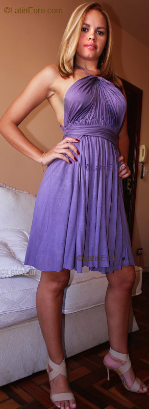 Date this funny Brazil girl Janaina from RIO DE JANEIRO B2290