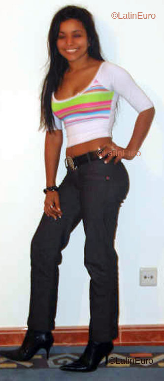 Date this attractive Brazil girl Viviane from FORTALEZA B2340