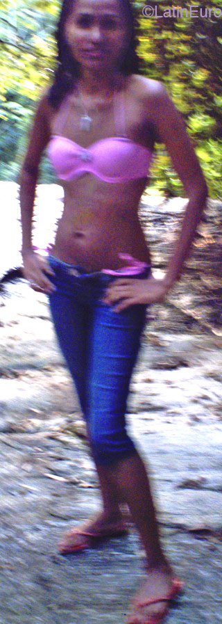 Date this nice looking Brazil girl Sheila from SAO PAULO B2368
