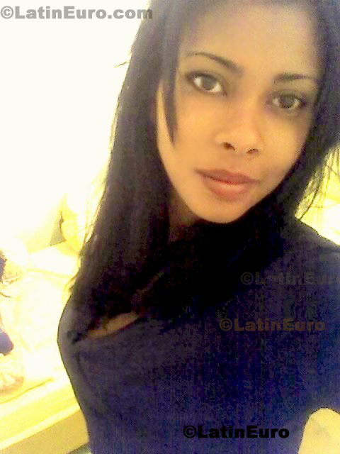 Date this hard body Brazil girl Juliana from Taboao da serra B236