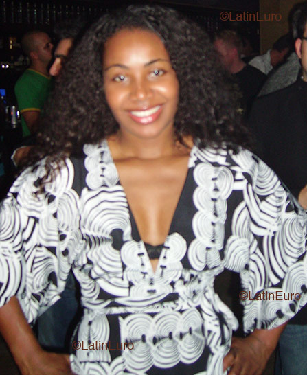 Date this pretty Brazil girl Irailde from  B2376