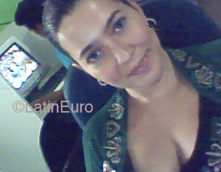 Date this lovely Brazil girl Vivian from APARECIDA DE GOIANIA B2437