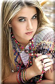 Date this sultry Brazil girl Annelise from Aimores  B2458