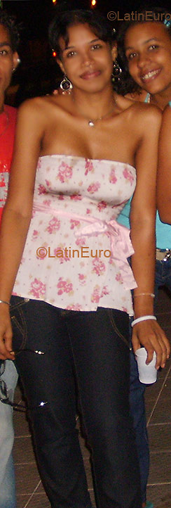 Date this attractive Brazil girl Kenny from ARACAJU B2475
