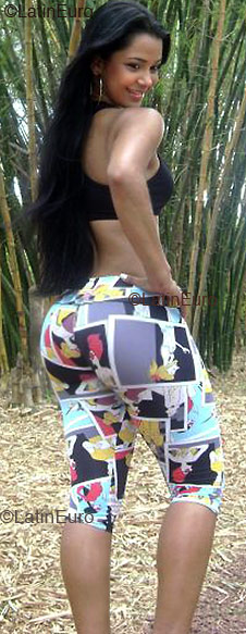 Date this exotic Brazil girl Paola from Salvador B2488