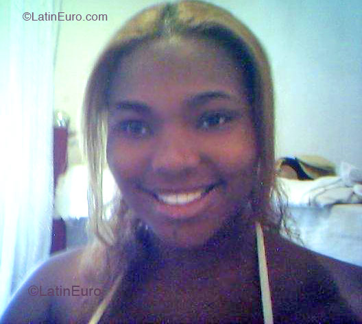 Date this charming Brazil girl Domenica from Sao Paulo B2515