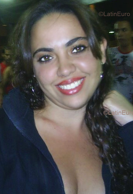 Date this happy Brazil girl Tallyta from SAO PAULO B2560
