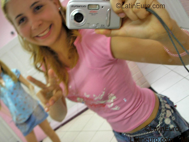 Date this nice looking Brazil girl Lidinay from MANAUS B2605