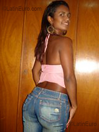 Date this nice looking Brazil girl Ana from FORTALEZA B2643