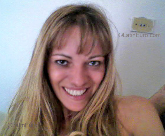Date this sensual Brazil girl Silvia from SAO PAULO B2665