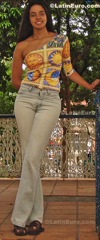 Date this delightful Brazil girl Tatiana from Sao Paulo B270