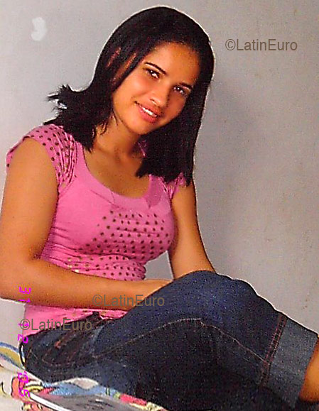 Date this gorgeous Brazil girl Joelma from MARABA B2735