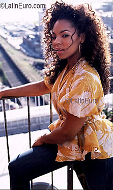Date this gorgeous Brazil girl Sarah from SAO PAULO B2738