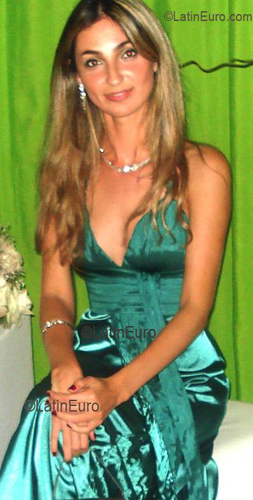 Date this nice looking Brazil girl Cristiane from SAO MATEUS B2747