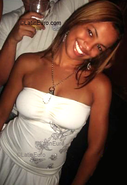 Date this beautiful Brazil girl Nathalia from BELO HORIZONTE B2801