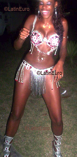 Date this sensual Brazil girl Adelaide from ESPIRITO SANTO B2807