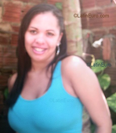 Date this nice looking Brazil girl Janaina from FORTALEZA B2824