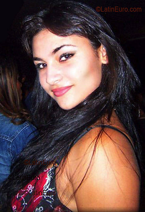 Date this pretty Brazil girl Hadaika from MAUA B2832