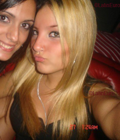 Date this attractive Brazil girl Thaissa from RIO DE JANEIRO B2853