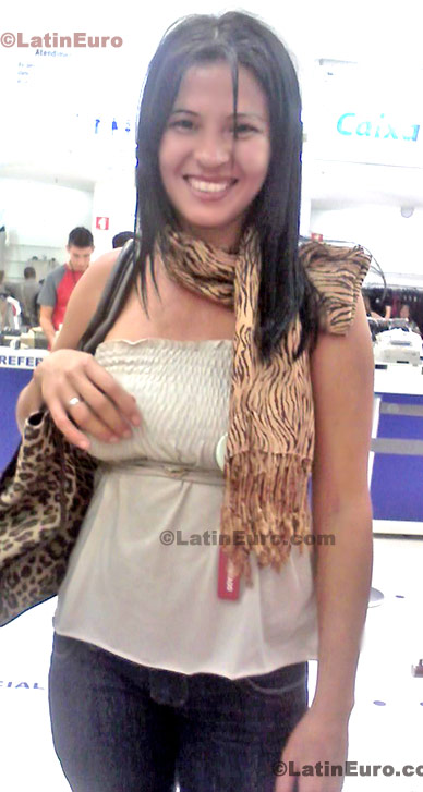Date this pretty Brazil girl Sinara from Paulo Afonso BR3843