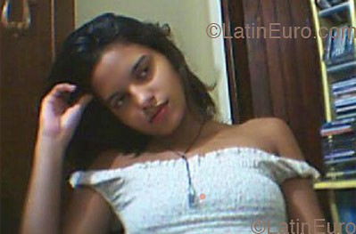 Date this cute Brazil girl Paula from PALMARES B2902