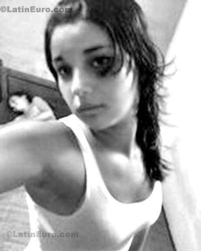 Date this sultry Brazil girl Aline from Itapetininga B292