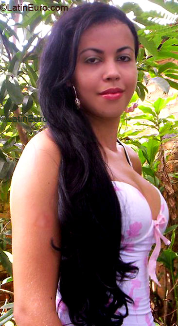 Date this funny Brazil girl Wecila from MARABA B3036