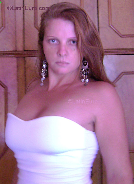 Date this happy Brazil girl Adriana from NOVA FRIBURGO B3042