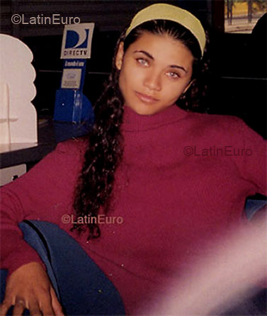 Date this sultry Brazil girl Rogerias from ANHEMBI B3043
