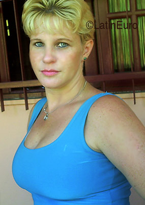 Date this stunning Brazil girl Iedda from CACHOEIRO DE ITAPEMIRIM B3075