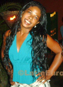 Date this delightful Brazil girl Francysmara from Itabela B308