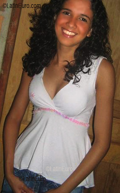 Date this lovely Brazil girl Alane from OURILANDIA DO NORTE B3098