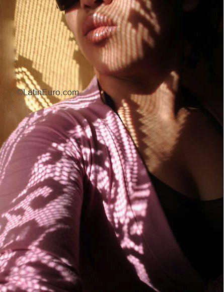 Date this sensual Brazil girl Eliana from PINHAIS B3125