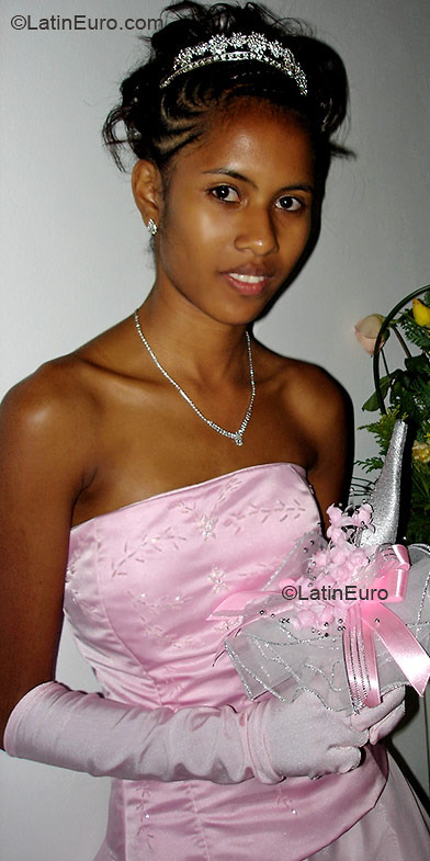 Date this attractive Brazil girl Juliane from SANTO ANDRE B3139
