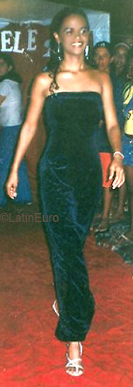 Date this tall Brazil girl Daianne from  B3200