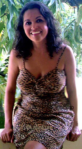 Date this athletic Brazil girl Maria from RECIFE B3206
