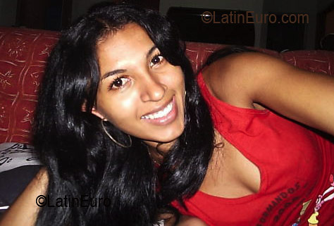Date this good-looking Brazil girl Livia from TERESINA B3218