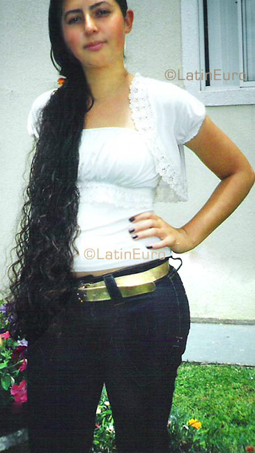 Date this voluptuous Brazil girl Susana from  B3374