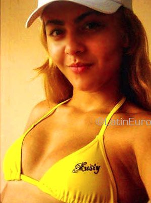 Date this gorgeous Brazil girl Amanda from PRAIA GRANDE B3423