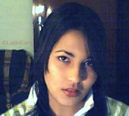 Date this good-looking Brazil girl Emanuele from IPATINGA B3442