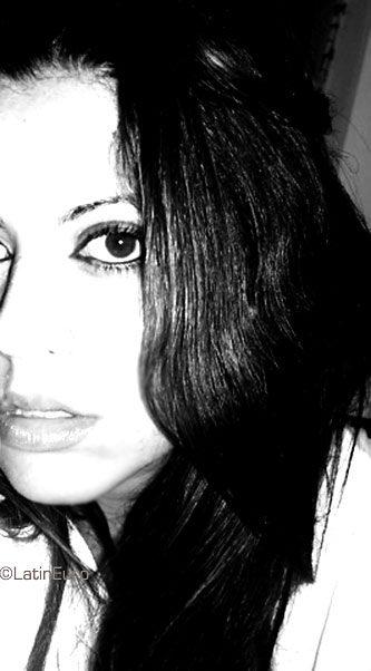 Date this charming Brazil girl Viviane from BRASILIA B3514